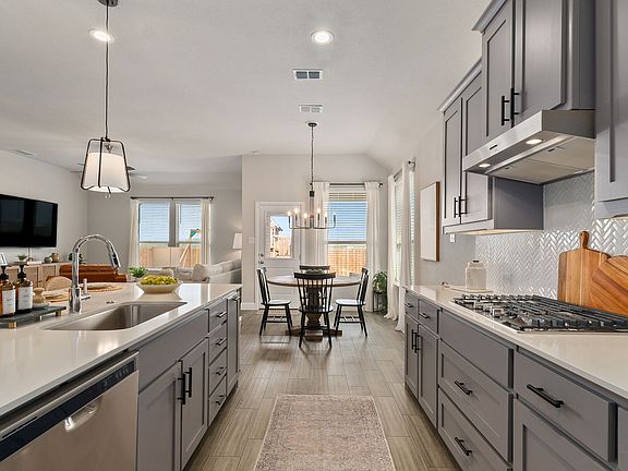 4th image of 1125 Knightsbridge Rd