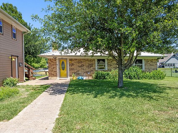 3rd image of 227 Scenic Rd