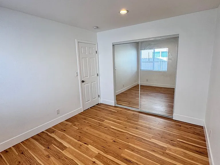 3951 Howard Ave — Photo 4