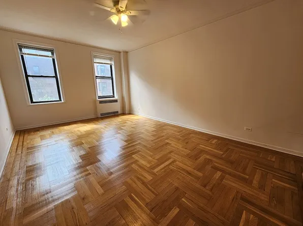 41-21 42nd St #4H, Sunnyside, NY 11104