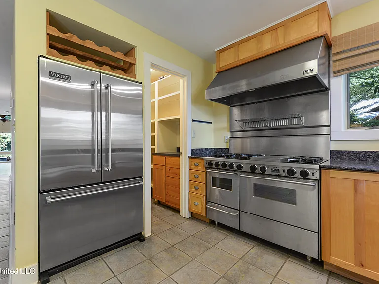 1220 Sunset Ave — Photo 10