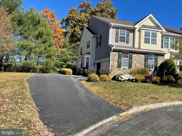 2201 Woodside Ln, Newtown Square, PA 19073