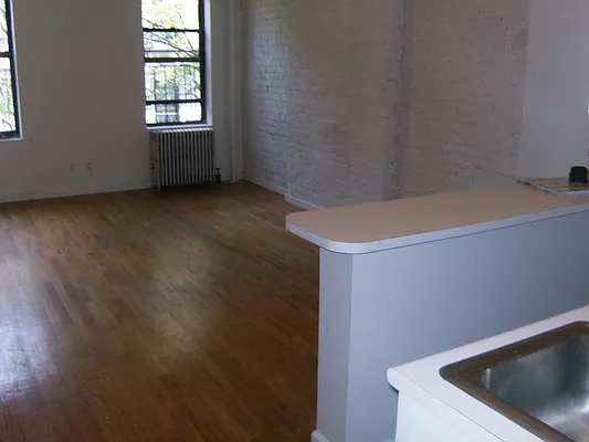 Rented by Sky Management | media 29