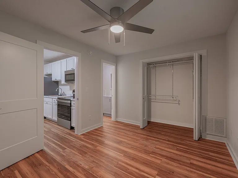 800 Rolling Hills Dr #8 — Photo 14