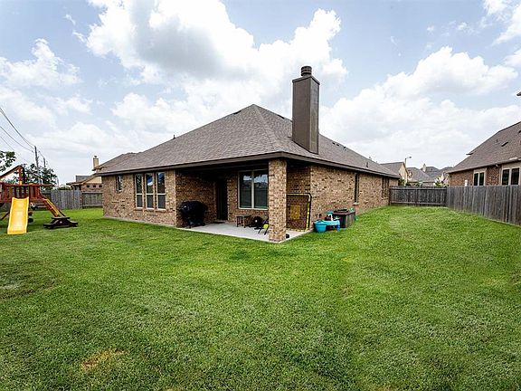 2nd image of 1411 Raven Springs Ln
