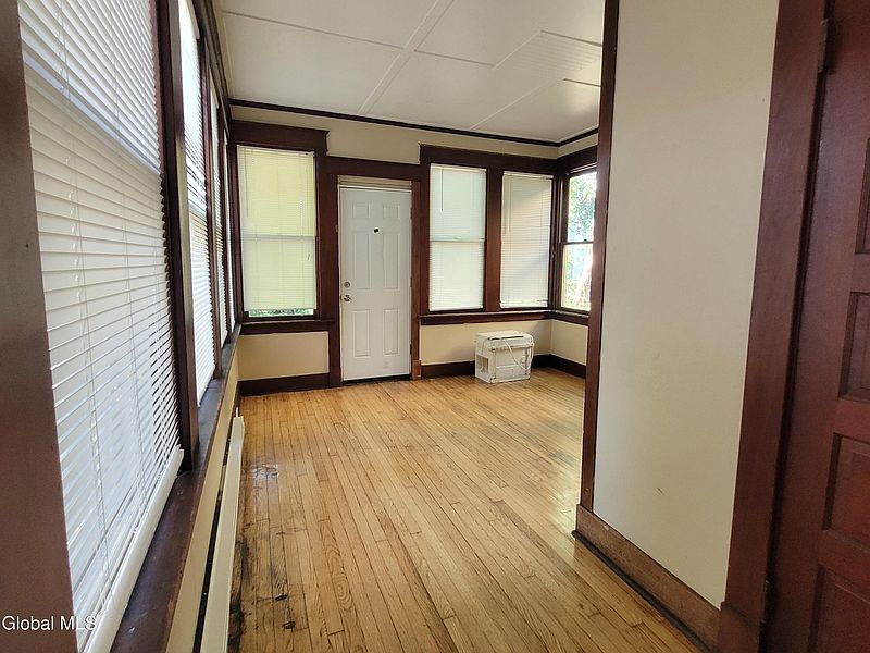 5th image of 475 Hamilton Street