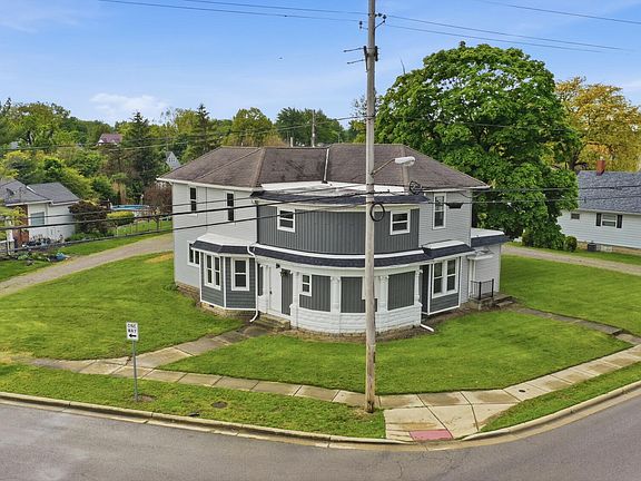 2nd image of 390 W Maple Street Ave