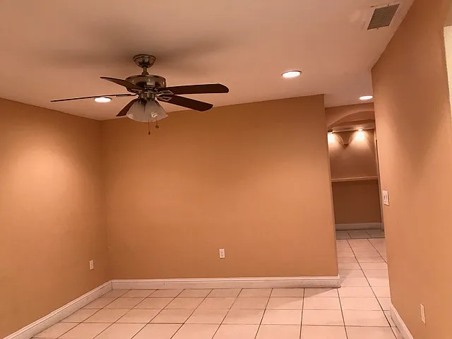 4 bed, 1380 sqft, $2,595 — Photo 4