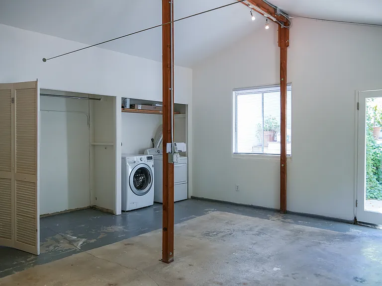 3920 Stansbury Ave — Photo 24