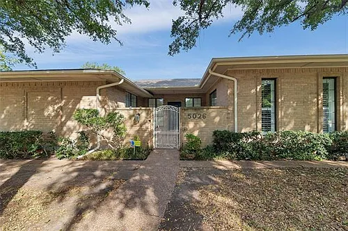 5026 Bellaire Dr S Photo 1