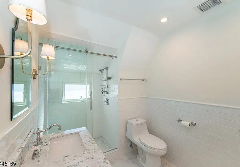 10 Grove Ter #2B — Photo 25