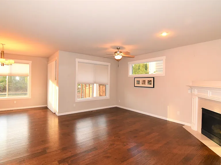 5013 Black Rock Loop SE — Photo 5