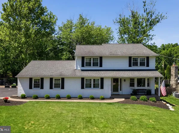 824 Queens Dr, Yardley, PA 19067