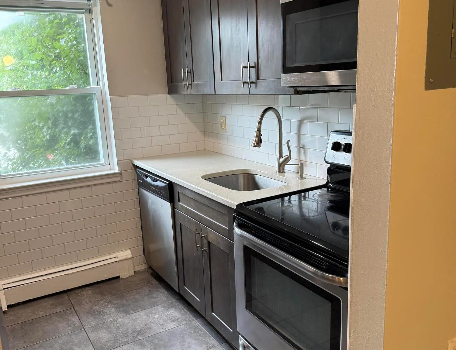 289 Main St — Photo 1