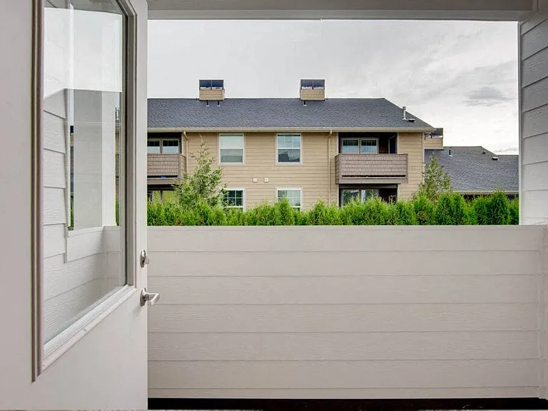 Latitude 45 — Photo 18