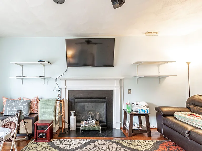 601 Lord Byron Ct — Photo 22