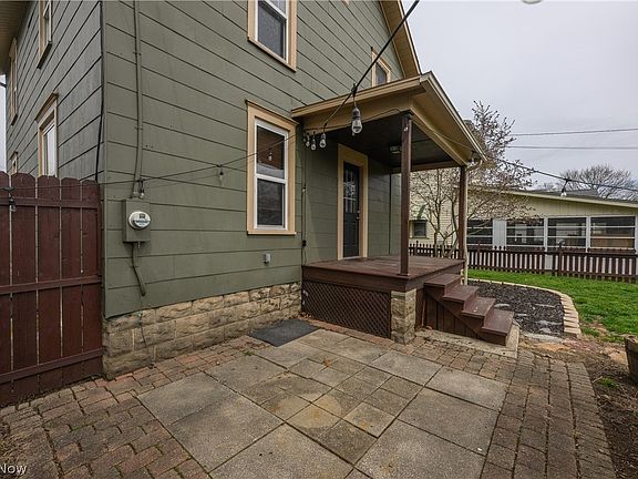 5th image of 856 Baker Ave NW