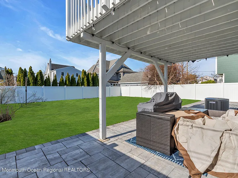 415 15th Ave — Photo 43