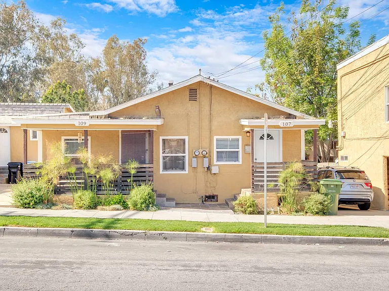 107 S Dacotah St — Photo 1