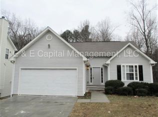 5713 3 Lakes Dr, College Park, GA 30349