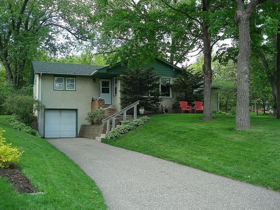 1st image of 85 Kingsview Ln N