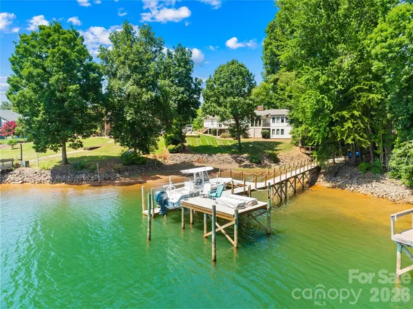 3960 Burton Ln, Denver, NC 28037