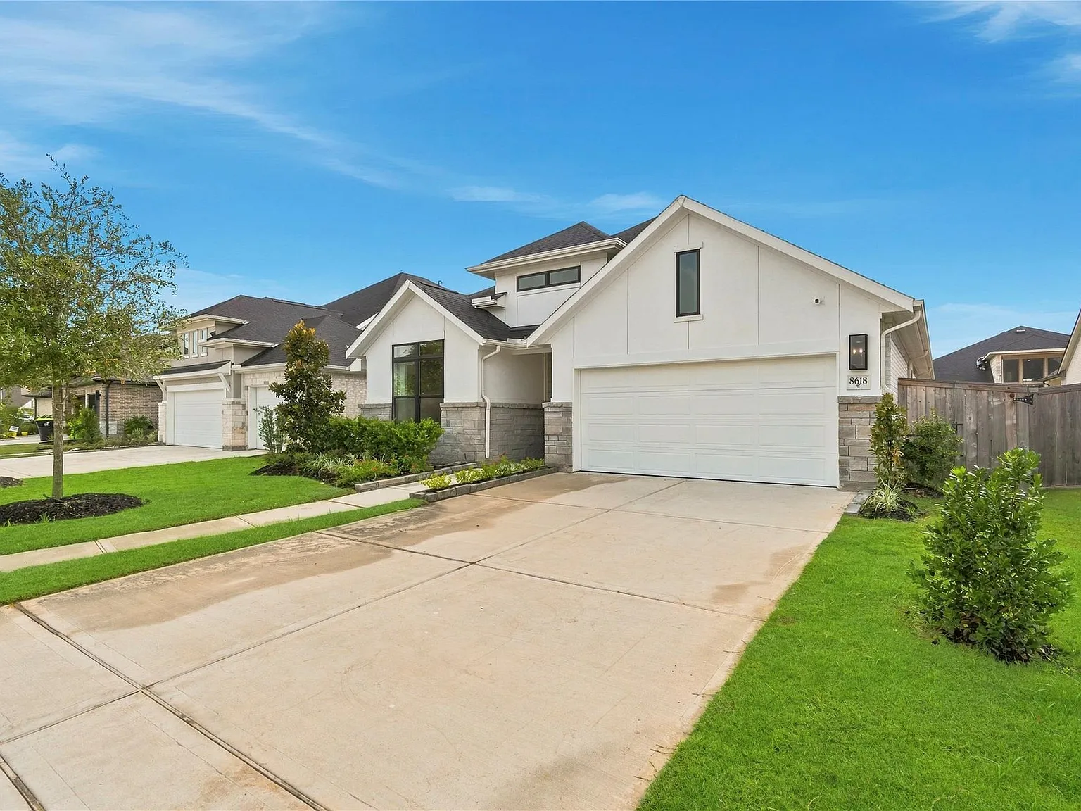 4 bed, 3.0 bath, 2655 sqft, $4,100 — Photo 3