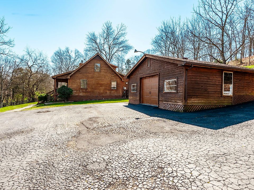 7th image of 655 Cummings Ln