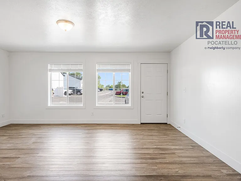 251 W Linden #BLD9 — Photo 6