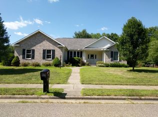 232 Schoenbrunn Dr NE, New Philadelphia, OH 44663