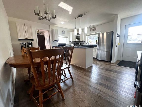 5th image of 135 5th Avenue SE