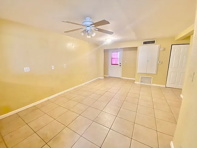 2152 S Maple Ave #B — Photo 4