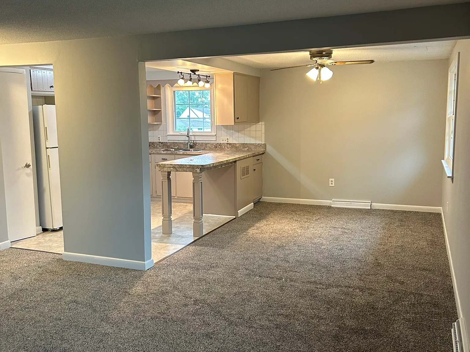 3 bed, 1100 sqft, $1,525 — Photo 4