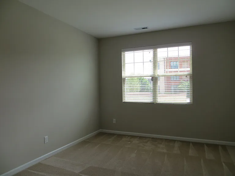 547 Libson St — Photo 5