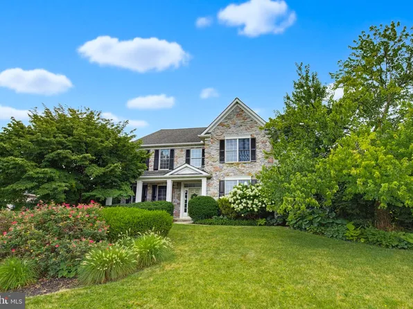 137 Huntingwood Dr, Lancaster, PA 17602