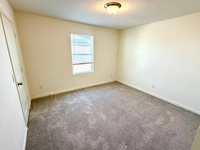 12823 Cygnus — Photo 23