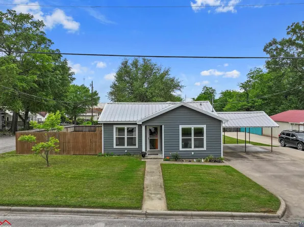 505 N Daniels St, Carthage, TX 75633