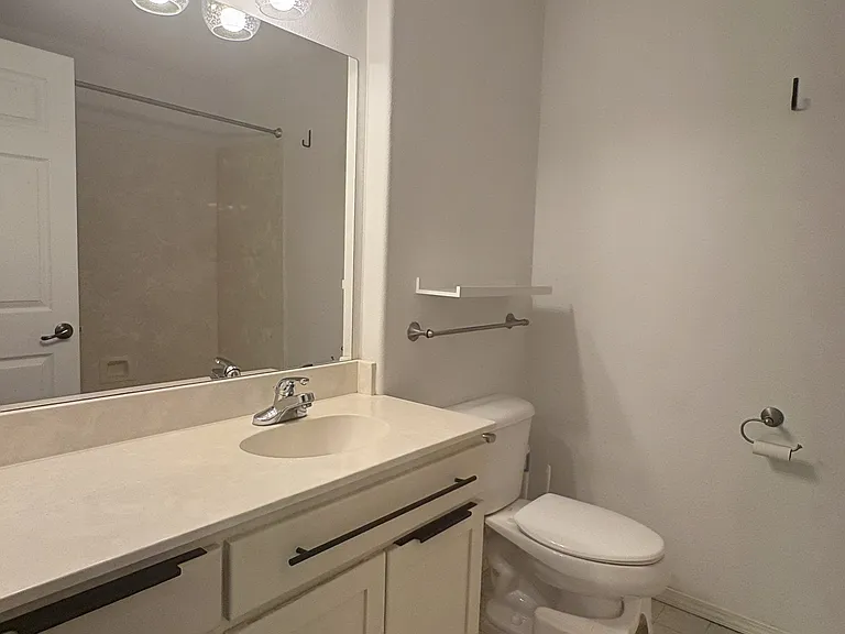 450 Midway Rd #15 — Photo 13
