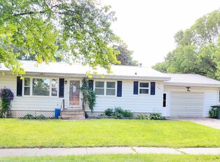 310 Prior St, Stewart, MN 55385