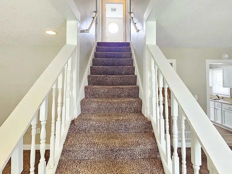 1191 Duxberry Ave — Photo 5