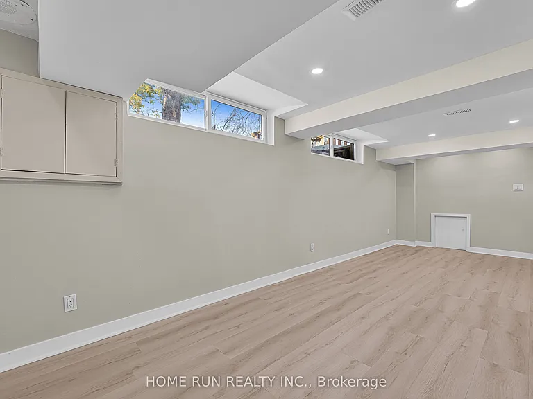 1259 Meadowlands Dr E — Photo 42