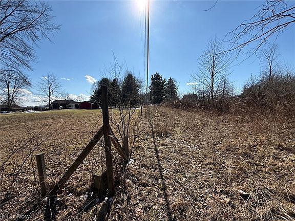 4th image of 6399 Newton Falls Rd