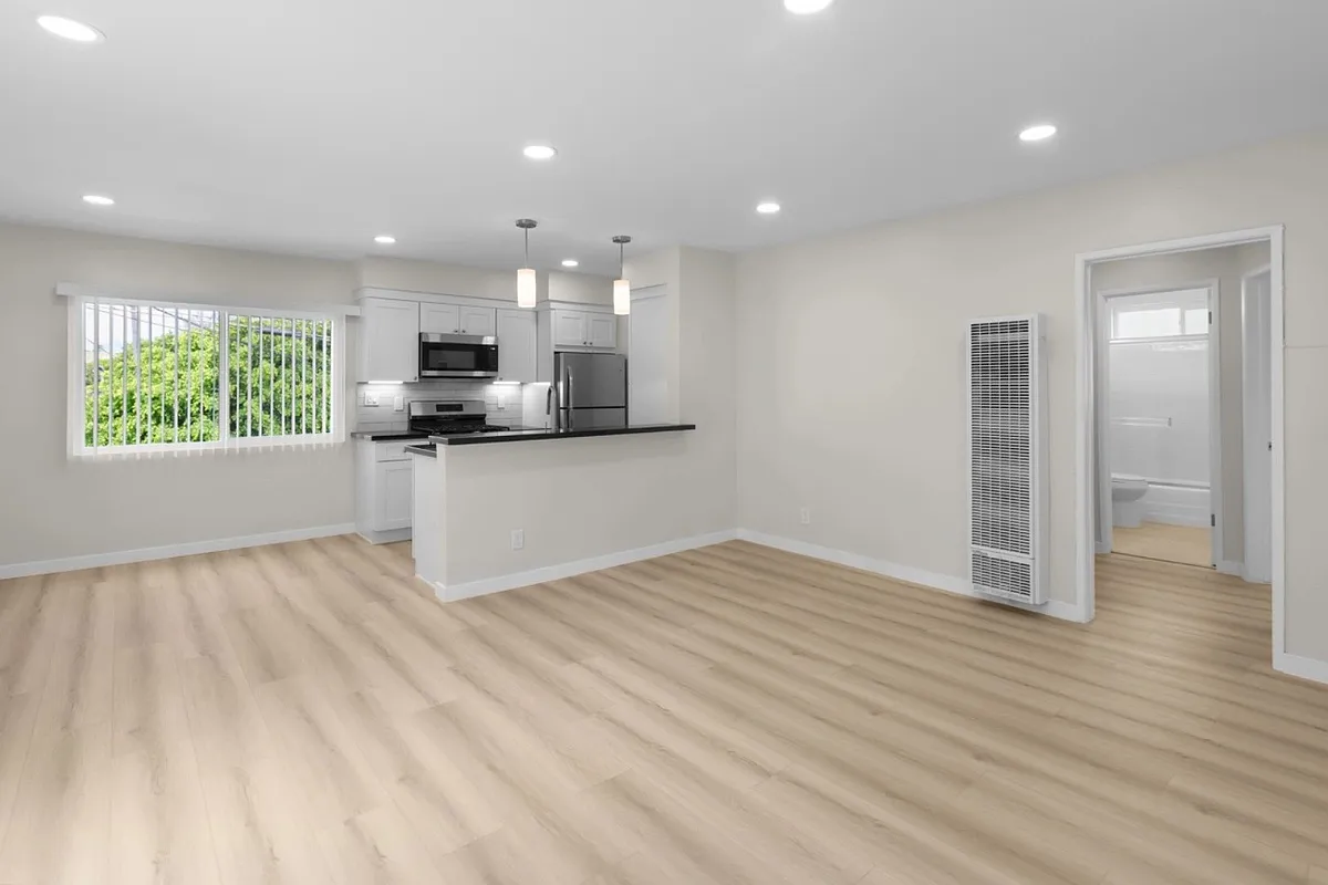 Building Photo - 2823 S Corning St #4