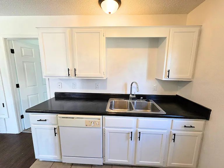 3501 SW Victoria Pl #2 — Photo 12