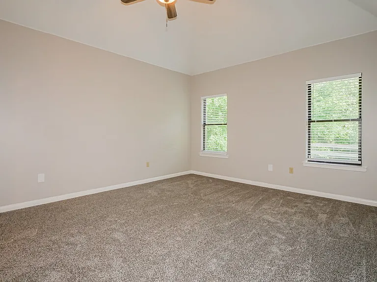 60 Willow Crest Cv — Photo 9