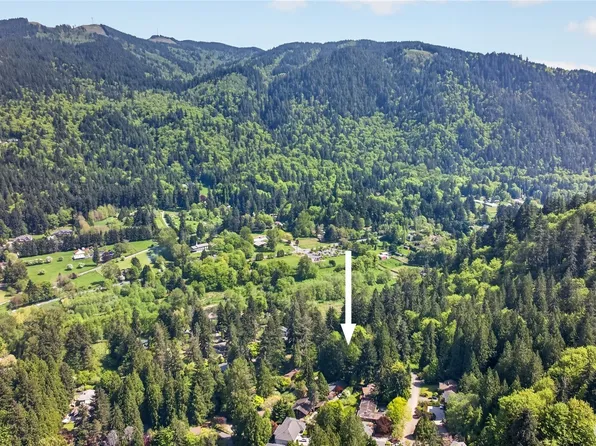 37 x Crystal Creek Cir, Issaquah, WA 98027