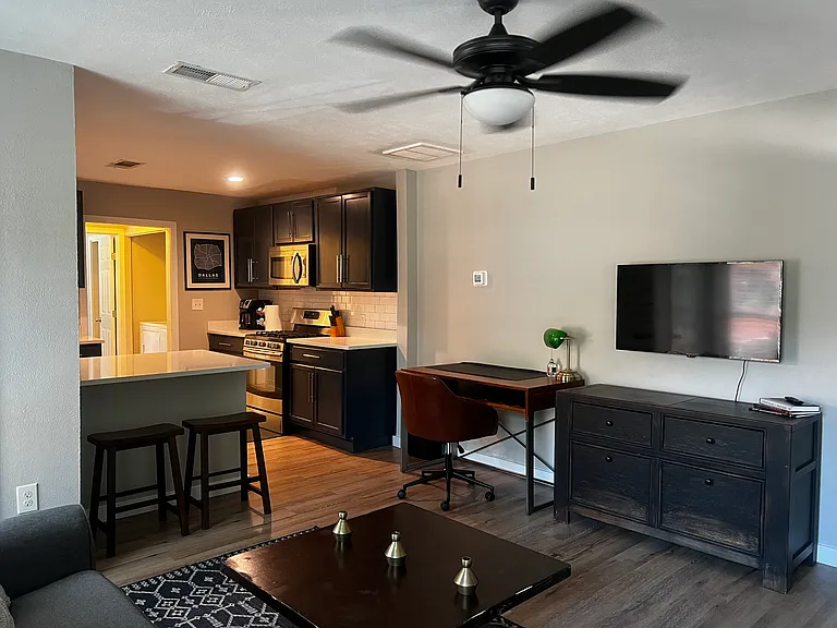 408 N Oak Cliff Blvd — Photo 12