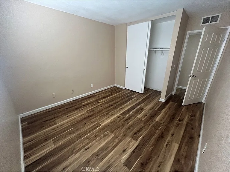 2469 W Acacia Ave — Photo 17