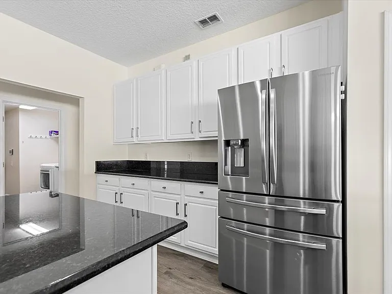 8884 Hampton Landing Dr E — Photo 13