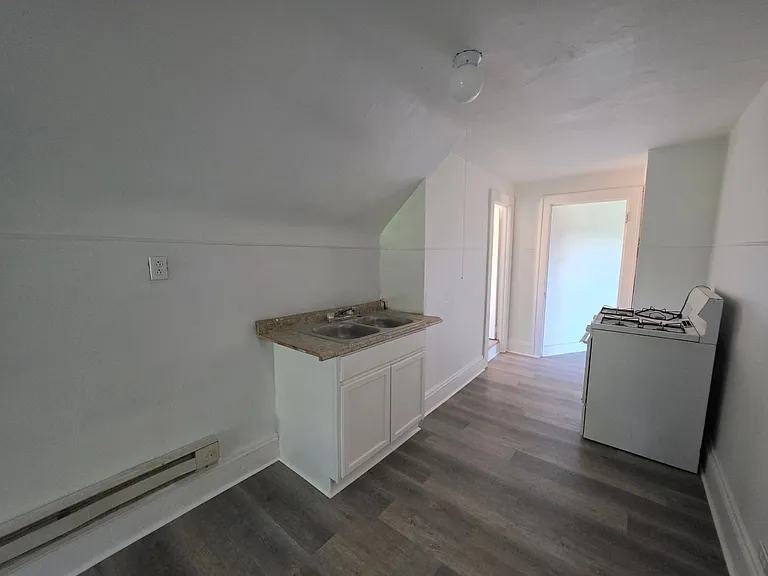 11419 Durant Ave — Photo 2